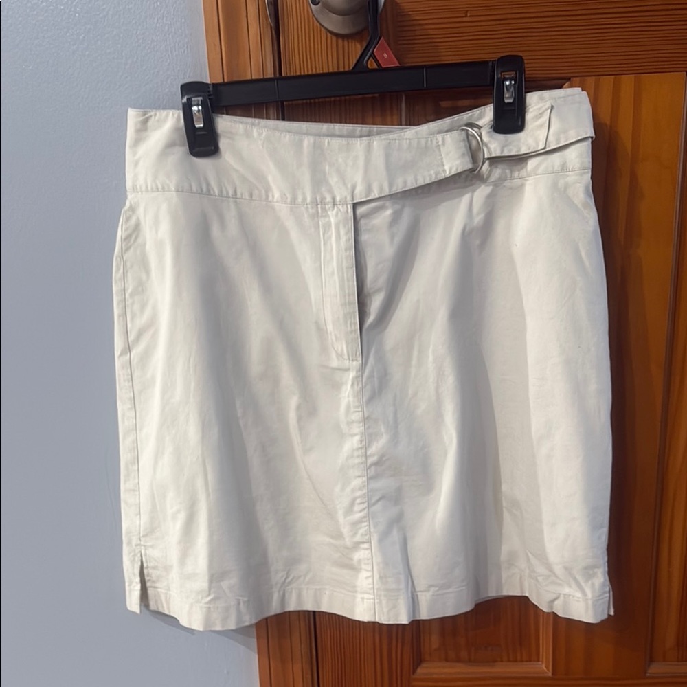 NEW WITH TAGS Van Heusen VERY LIGHT TAN Skort